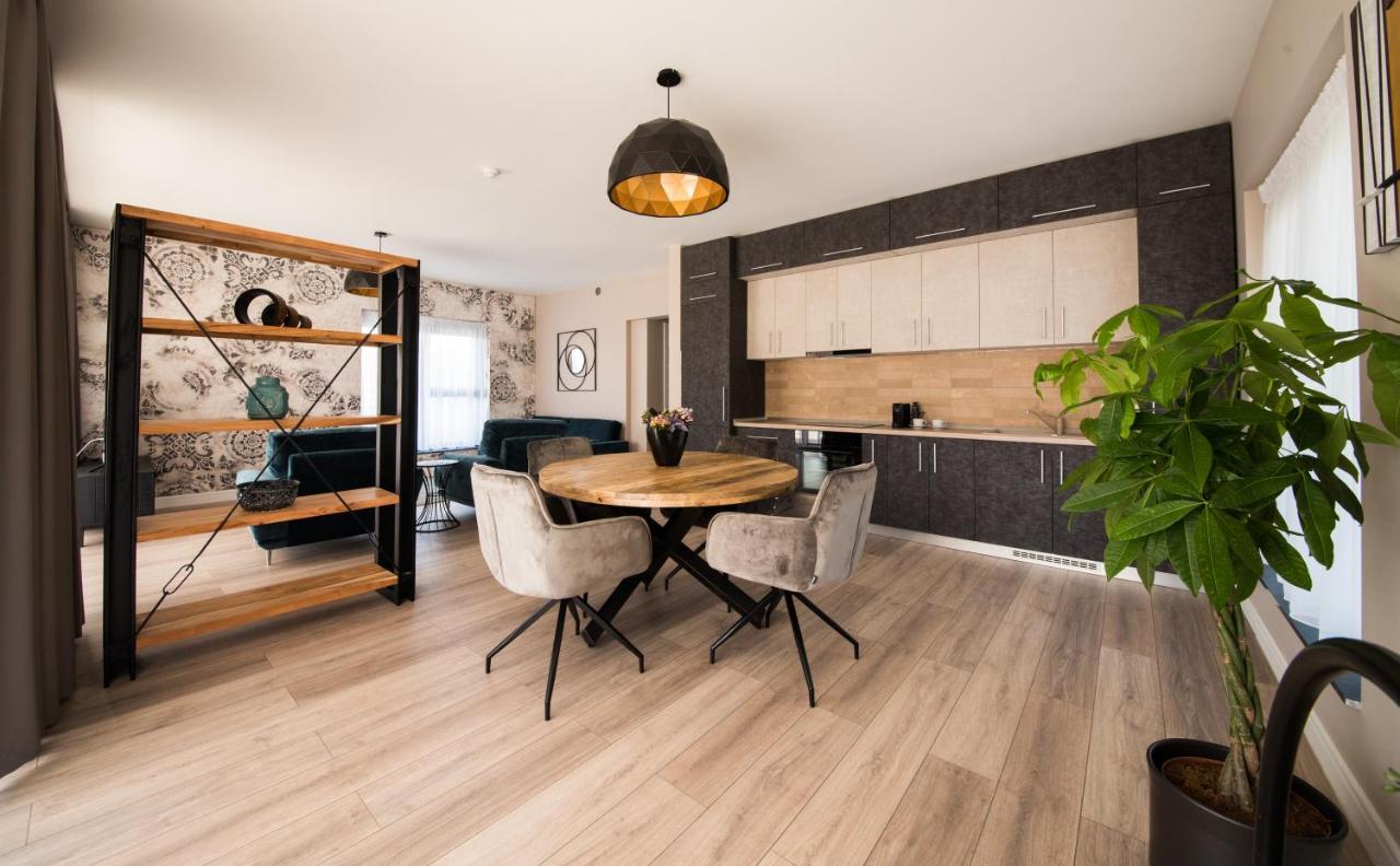 Biador Apartments Oradea Buitenkant foto